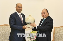 Thủ tướng Nguyễn Xuân Phúc tiếp Bộ trưởng Thương mại và Công nghiệp Oman 