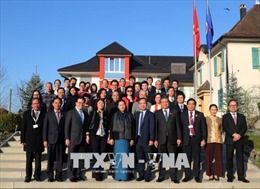  Chủ tịch Quốc hội gặp Phái đoàn, Đại sứ quán Việt Nam tại Thụy Sỹ 