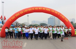 Gần 8.000 người chạy hết mình hưởng ứng Ngày chạy Olympic tại Hà Nội