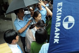 Bộ Công an khám xét trụ sở, bắt giữ 2 nữ cán bộ ngân hàng Eximbank chi nhánh TP Hồ Chí Minh