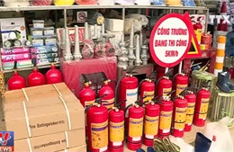Nhiều người dân tìm mua các thiết bị phòng cháy chữa cháy
