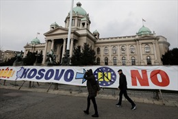 Các thành viên người Serbia rút khỏi chính quyền Kosovo