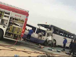 Hai xe buýt đâm nhau trực diện, 15 công nhân thiệt mạng 