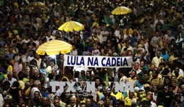 Brazil: Tuần hành yêu cầu thi hành án tù cựu Tổng thống Lula do tham nhũng