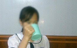 Bộ GD-ĐT yêu cầu xử lý nghiêm cô giáo phạt học sinh súc miệng bằng nước vắt giẻ lau