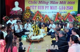 Gặp mặt hữu nghị chúc mừng Tết Bunpimay của Lào 