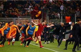 Giành chiến thắng &#39;không tưởng&#39;, AS Roma hất cẳng Barca khỏi Champions League