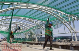 Cận cảnh thi công nhà ga và lắp ráp mái vòm tuyến metro Bến Thành - Suối Tiên