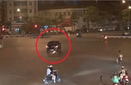 Bắt khẩn cấp lái xe ô tô kéo lê người và xe máy ở Ô Chợ Dừa 
