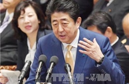 Bê bối mua bán đất công ảnh hưởng tới uy tín của Thủ tướng Nhật Bản