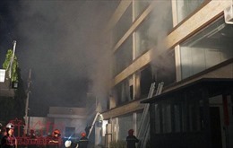 Kịp thời dập tắt vụ cháy lớn tại 2 nhà xưởng ở quận Hoàng Mai 