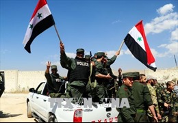 Các nhóm nổi dậy tiếp tục rút khỏi các địa bàn gần Damascus 