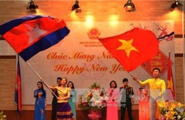 Giải quyết giấy tờ pháp lý cho người gốc Việt ở Campuchia