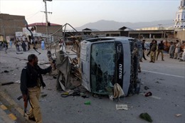 Đánh bom liều chết làm 21 cảnh sát, binh lính Pakistan thương vong