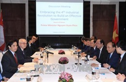 Thủ tướng Nguyễn Xuân Phúc trao đổi với các nhà khoa học và trí thức tại Singapore   