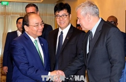 Thủ tướng Nguyễn Xuân Phúc dự tọa đàm bàn tròn với các công ty đa quốc gia