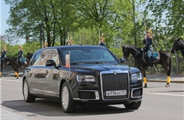 Tổng thống Putin xuất hiện cùng siêu xe mới coóng trong lễ nhậm chức