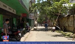 Hà Nội: Rơi giàn  giáo treo, 2 người bị thương nặng