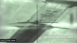 Khoảnh khắc tên lửa Israel dội trúng tổ hợp pháo phòng không Syria