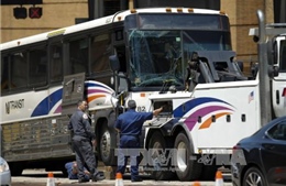 Mỹ: Va chạm xe buýt tại hầm New York, 32 người bị thương