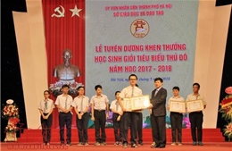 Hà Nội tuyên dương khen thưởng học sinh giỏi tiêu biểu năm học 2017-2018