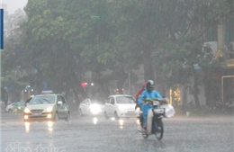 Cảnh báo mưa dông ở khu vực Hà Nội, lũ quét, sạt lở đất khu vực vùng núi phía Bắc 