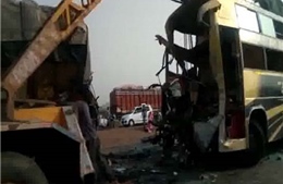 Ấn Độ: Tai nạn giao thông thảm khốc làm gần 30 người thương vong
