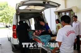 Nỗ lực điều trị cho các nạn nhân vụ lật xe khách tại Lào 