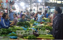 Rau xanh, củ quả ở Hà Nội tăng giá
