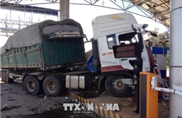 Xe container đâm vào Trạm thu phí Liên Đầm, Lâm Đồng