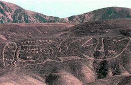Phát hiện hơn 20 hình vẽ khổng lồ thần bí trên sa mạc Peru 
