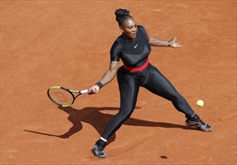 Serena Williams trở lại ấn tượng với quần vợt thế giới bằng thời trang ‘độc, lạ’
