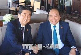 Thủ tướng Nguyễn Xuân Phúc tiếp xúc song phương bên lề Hội Nghị Thượng đỉnh G7 mở rộng