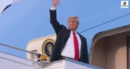 Tổng thống Trump lên Không lực Một rời Singapore