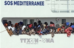 Tổng thống Pháp chỉ trích Italy hành xử thiếu tránh nhiệm trong vấn đề người di cư