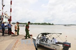 Nỗ lực tìm kiếm Đại úy Huỳnh Thanh Danh bị mất tích trên sông Hậu
