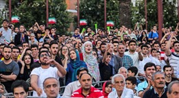 WORLD CUP 2018: Đường phố Iran &#39;bùng nổ&#39; sau chiến thắng lịch sử của đội nhà 