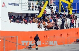 Italy tiếp tục từ chối tiếp nhận các tàu cứu hộ nước ngoài 