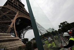 Tháp Eiffel sắp có thêm bức tường bằng kính ở chân tháp