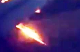 Cận cảnh máy bay chở đội tuyển Saudi Arabia bốc cháy trên không
