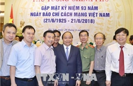 Chùm ảnh: Thủ tướng Nguyễn Xuân Phúc gặp mặt các cơ quan thông tấn, báo chí