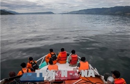 Indonesia bắt giữ thuyền trưởng chiếc tàu bị lật tại hồ Toba