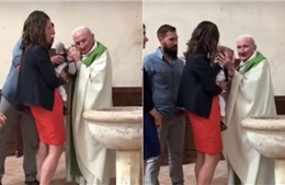 Linh mục tát em bé không chịu nín khóc trong lễ rửa tội