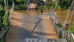 Người dân ở Túc Đán, Yên Bái bị cô lập do cầu treo độc đạo bị sập