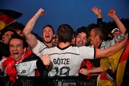 WORLD CUP 2018: CĐV Đức làm náo loạn khu fanzone