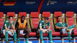 WORLD CUP 2018:  Tuyển Đức tệ nhất lịch sử World Cup; Oezil đòi đánh CĐV