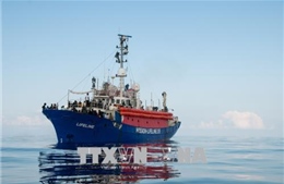 Italy cấm tàu của các tổ chức phi chính phủ cập cảng do lo ngại về người di cư