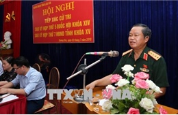 Phó Chủ tịch Quốc hội Đỗ Bá Tỵ tiếp xúc cử tri tại huyện Văn Bàn, Lào Cai