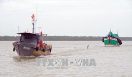 Bộ đội Biên phòng Sóc Trăng cứu nạn thành công tàu cá gặp nạn trên biển 