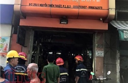 Cháy salon tóc trong chợ Nguyễn Thiện Thuật, nhiều tiểu thương hoảng hốt